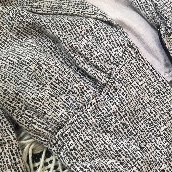 Vintage 1980s black and beige cropped jacket - Picture 3 of 4